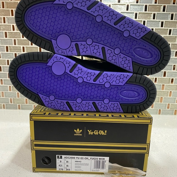 Yu gi oh adidas shoes with sealed dark Magician promo card - Picture 9 of 9